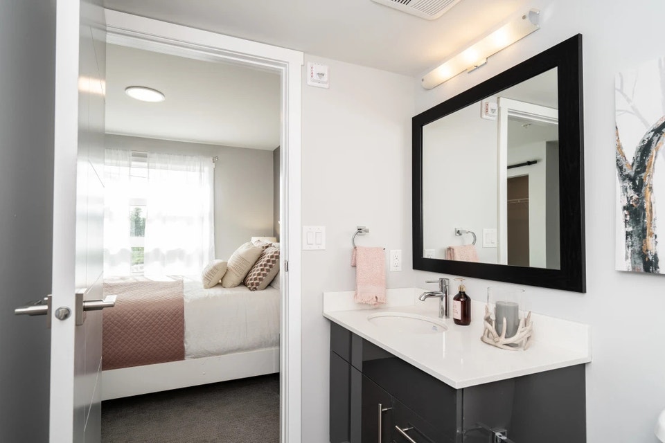 Prairie View Pointe - Modern and Spacious 2 Bedroom Unit - 876 S 5