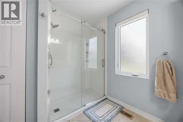 3932 St Clair PARKWAY Port Lambton, Ontario in Houses for Sale in Chatham-Kent - Image 14