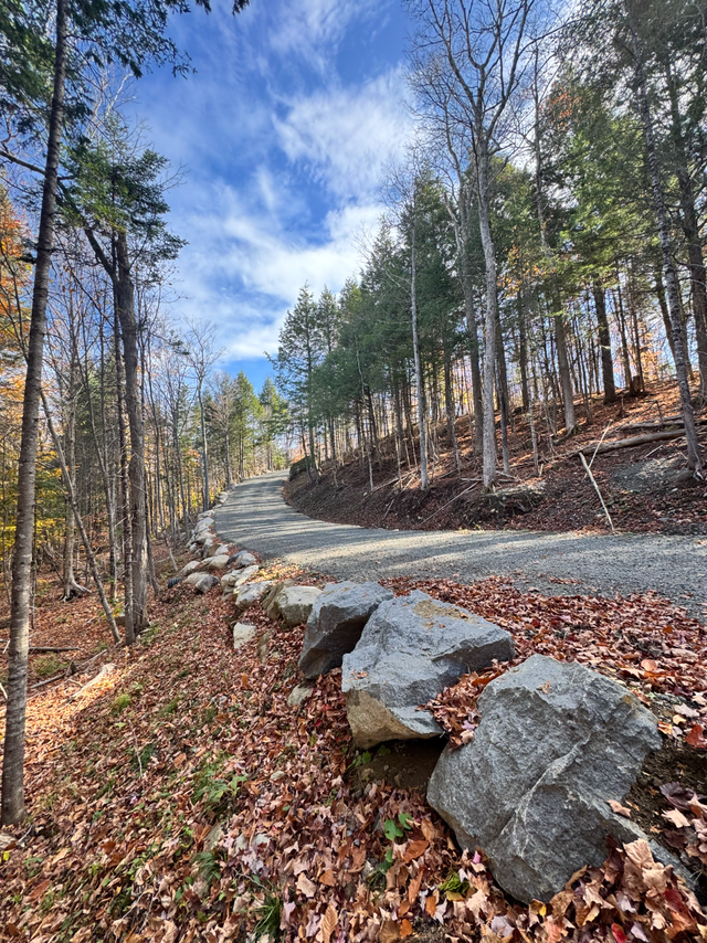 Terrain de 16 acres à vendre à Morin Heights