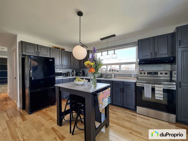 $534,500 - Bungalow for sale in Charlemagne — photo 2