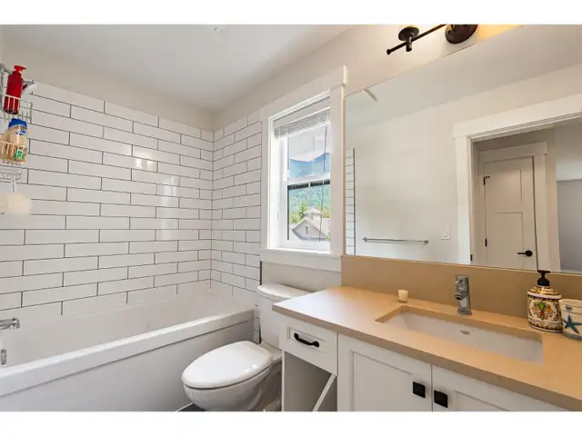 43318 CREEKSIDE CIRCLE, Cultus Lake South Cultus Lake, British C in Long Term Rentals in Calgary - Image 16