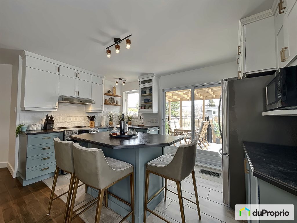 $599,900 - Bungalow for sale in Granby — photo 3