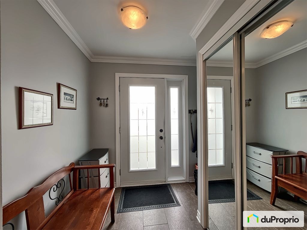 $670,000 - Bungalow for sale in St-Basile-Le-Grand — photo 3
