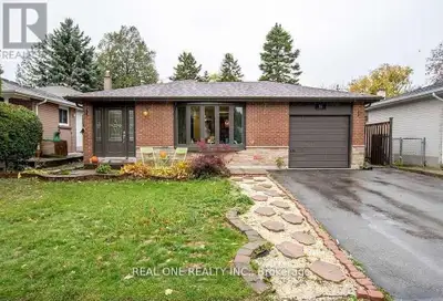 Great Location! Renovated Separate Entrance Basement Apartment. A Prime Location Thornhill In Markha...