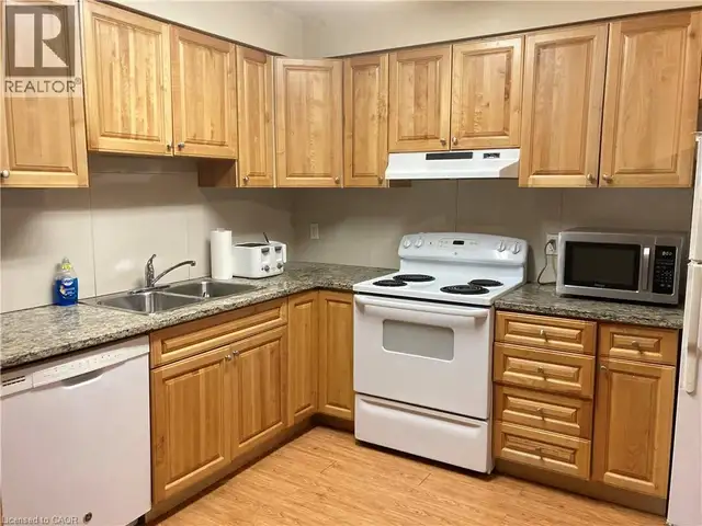 392 ALBERT Street Unit# 302 Waterloo, Ontario in Long Term Rentals in Kitchener / Waterloo - Image 5