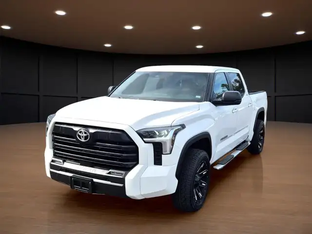 2025 Toyota Tundra SR5 -Clean Carfax-Heated Seats-