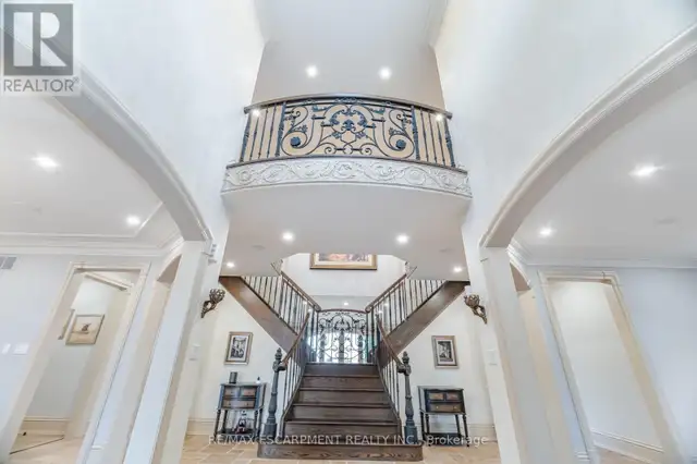 5545 BLEZARD DRIVE Lincoln (Lincoln Lake), Ontario in Houses for Sale in City of Toronto - Image 9