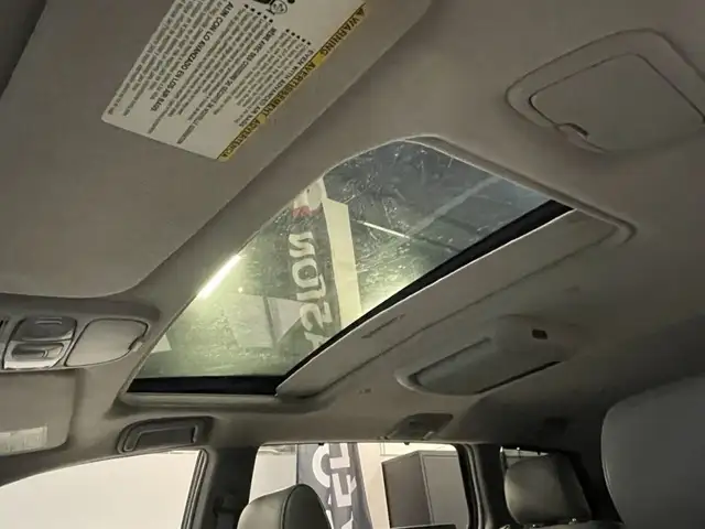 2007 Toyota Sienna XLE LTD AWD in Cars & Trucks in City of Montréal - Image 25