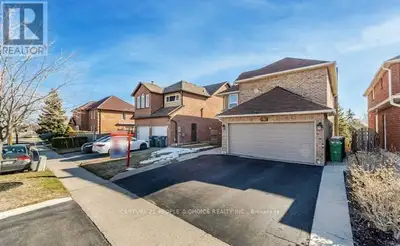 15 LORD SIMCOE DRIVE Brampton (Westgate), Ontario
