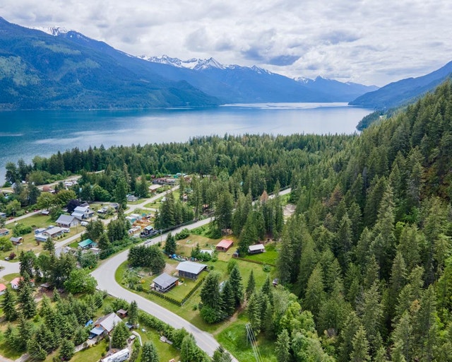 11866 HIGHWAY 31 Lardeau, British Columbia Houses for Sale Nelson