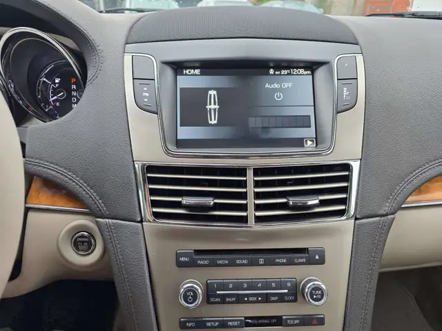 2012 Lincoln MKT 7 Passanger AWD5687956519426662416