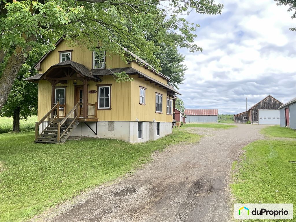 $2,100,000 - Taxes not included / lot included - Farm for sale — photo 1