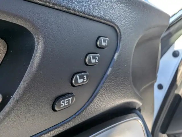 2017 Lexus RC 300 F Sport | Leather | Heated Cooled Seats in Cars & Trucks in Winnipeg - Image 9