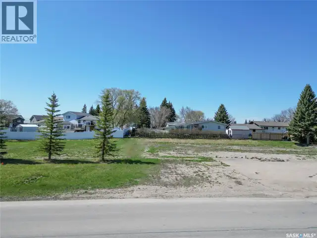 1609 - 1617 Broadway AVENUE Moosomin, Saskatchewan in Land for Sale in Regina - Image 3
