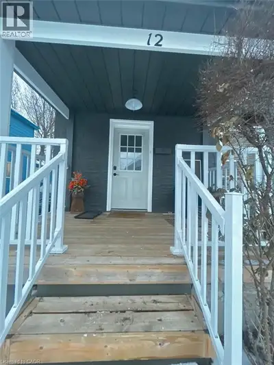 Beautifully renovated 2-bedroom, 1-bathroom upper unit in a duplex, available for rent. This bright...