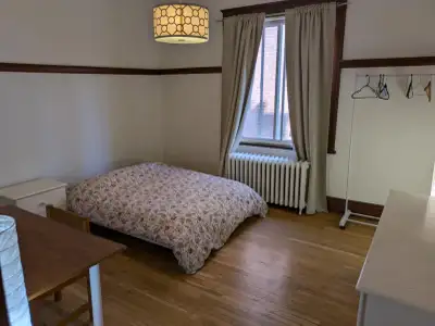 720$ / mois, incluant chauffage, eau chaude, électricité, internet haute-vitesse Une présentation es...