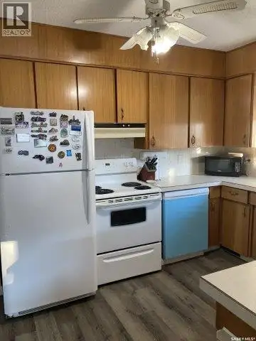 212 Fourth STREET NE Ituna, Saskatchewan in Houses for Sale in Regina - Image 8