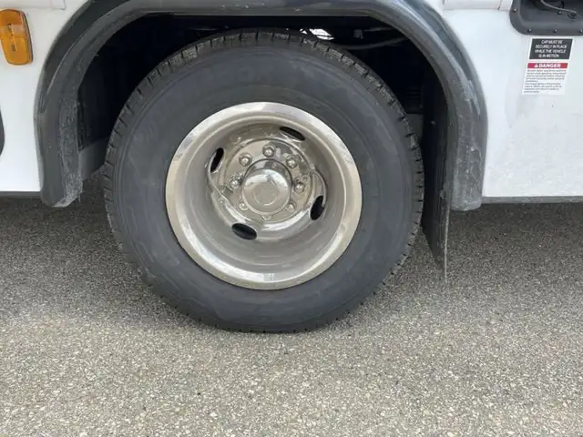 2026 EAST TO WEST Entrada 2950OK in RVs & Motorhomes in Edmonton - Image 38