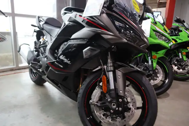 2025 Kawasaki NINJA 1100SX SE Black in Street, Cruisers & Choppers in Edmonton - Image 2
