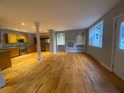 Welcome to 28 Inlet Drive! This beautiful unit is ready for new tenants now! The property boasts a s...