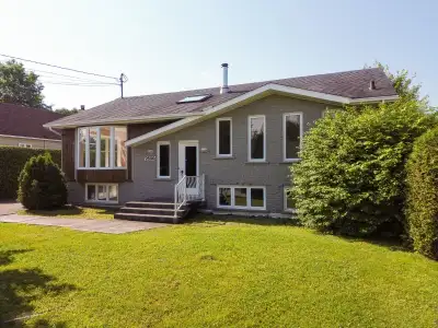 Grande propriété offrant deux logements communicants, idéale pour une famille, une bi-génération ou...