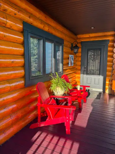 The Canada Goose Lodge Log Home sits on 10 scenic acres ,10 min south of Bruno, 45 min east of Saska...