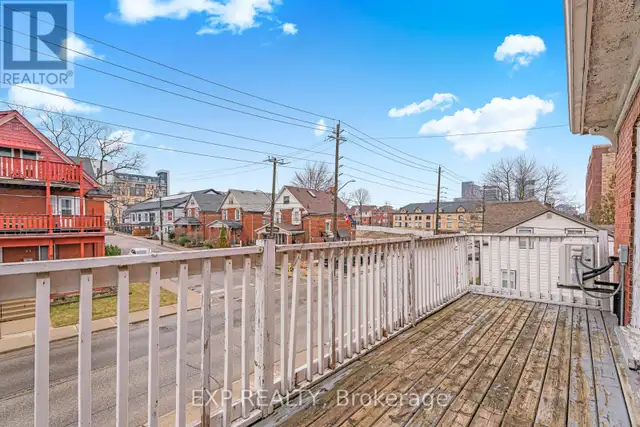 30 REGINA STREET N Waterloo, Ontario in Long Term Rentals in Kitchener / Waterloo - Image 12