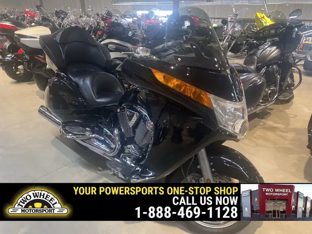 2008 Victory Motorcycles Vision Tour in Sport Touring in Guelph - Image 2