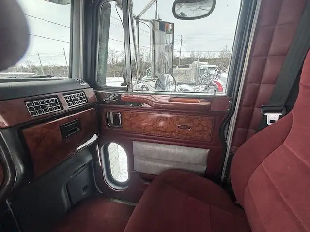 2003 PETERBILT 379 in Heavy Trucks in Ottawa - Image 16