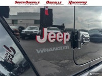 Apple Carplay / Android Auto, 35 Tire Suspension, Alpine Premium Audio System, Blind-Spot/Rear Cross... (image 6)