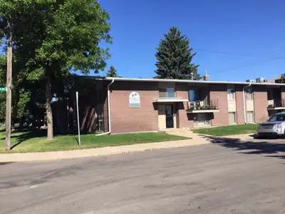 Bachelor suite for rent - $875/mo. Security deposit is equal to one months rent. Rent includes heat,...