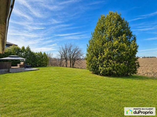 $767,000 - 2 Storey for sale in St-Isidore-De-Laprairie — photo 2
