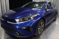 WAS: $27995 NOW: $25995 plus taxes and licensing feesDEMO / LESS THAN 1000KM / HEATED SEATS/WHEEL /... (image 5)