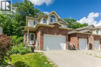 Nestled in the highly sought-after Grand River South neighbourhood, this 3 bed, 3 bath freehold end-...