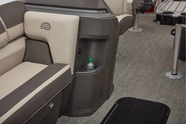 2026 Sun Tracker Fishin' Barge 22 XP3 TRITOON-pontoon boat in Powerboats & Motorboats in Vernon - Image 13