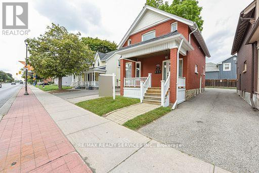 246 MAIN ST N Brampton, Ontario in Houses for Sale in Mississauga / Peel Region - Image 2