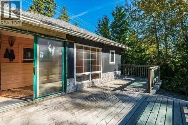 3788 Broadwater Road Castlegar, British Columbia in Houses for Sale in Nelson - Image 22