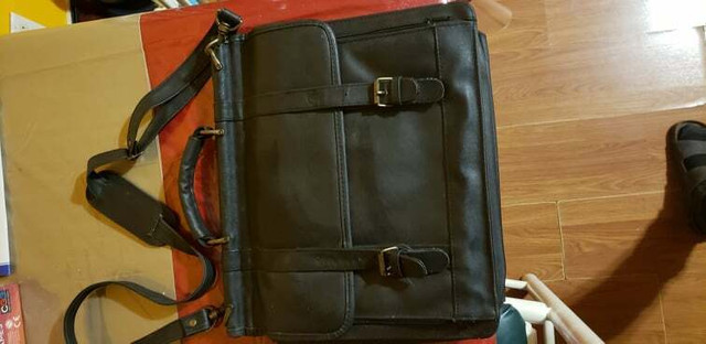 Laptop case. 15inch. Durable Faux leather. Black in Laptop Accessories in Pembroke