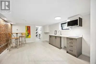 5 - 27 GLEN ELM AVENUE Toronto (Rosedale-Moore Park), Ontario