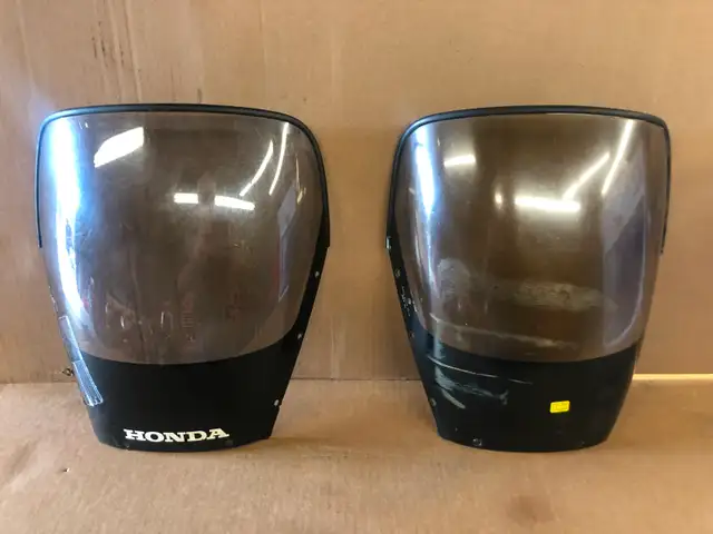 1985 Honda VF500F Interceptor Windshields 64208-MF-010 in Other in Stratford - Image 2