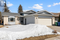 663 Brightsand CRESCENT Saskatoon, Saskatchewan