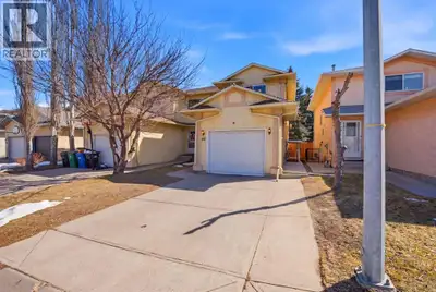 Welcome to this well-maintained half duplex in the desirable community of Martindale! This semi-deta...