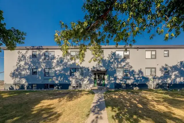 Affordable Apartments for Rent - Scenic Court - Apartment for Re in Long Term Rentals in Lethbridge - Image 9