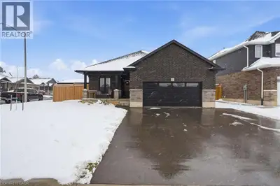 Welcome to 2 Pursel Street, an exceptional custom-built residence by Keesmaat Homes, finished in 202...