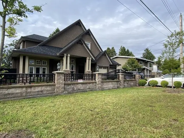 11655 87A AVENUE Surrey, British Columbia in Long Term Rentals in Richmond - Image 2