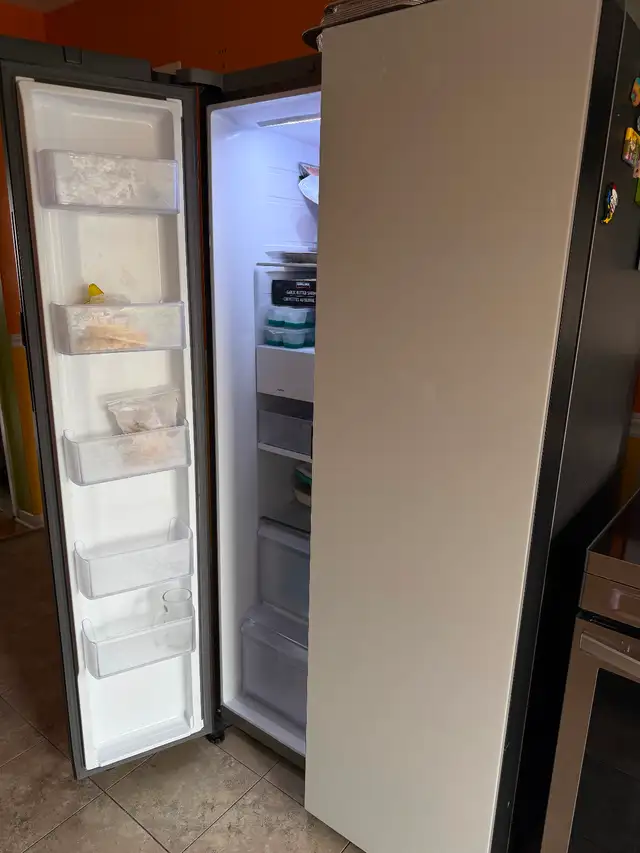Réfrigérateur Samgsung  BESPOKE 2 portes in Refrigerators in City of Montréal - Image 5