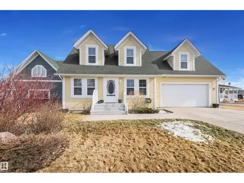 BEAUTIFUL WATERFRONT HOME in Sunset Harbour at Pigeon Lake! This LAKE FRONT property is located in a...