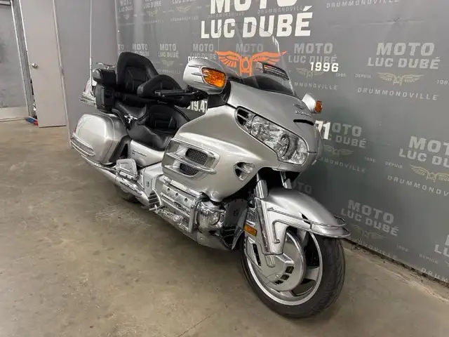 2005 Honda GL1800 Goldwing in Sport Touring in Drummondville - Image 4