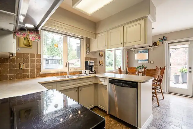 8652 SUNBURY PLACE Delta, British Columbia in Houses for Sale in Richmond - Image 10