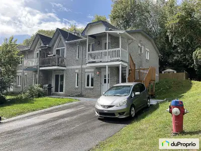 Duplex à vendre Idéal pour propriétaires occupants ou investisseurs. Ce superbe duplex, entretenu av...